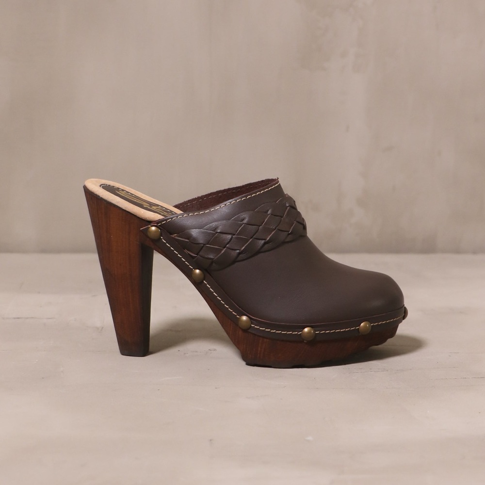 Brand New Brown Close Toe Heel